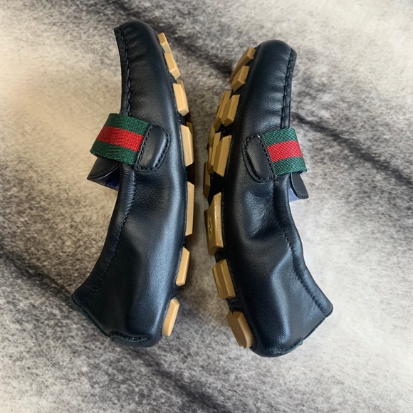 { Gucci } GG Noel Logo Leather Driver Loafer Shoe - Picture 3 of 9
